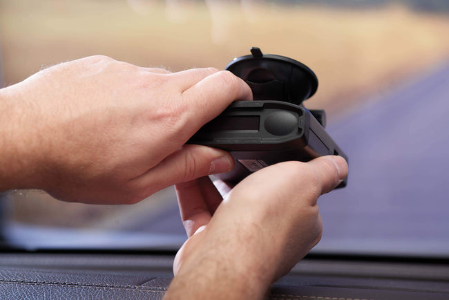 redline 360c how to attach on magnetic windshield mount